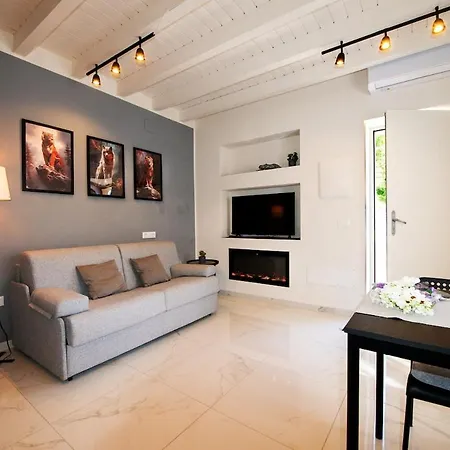 Apartament Horizon 1 *